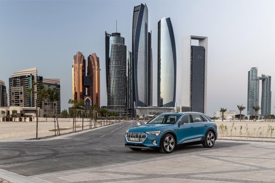  Audi e-tron 55 Quattro 2019 года  (WW) (фото 52 из 452)